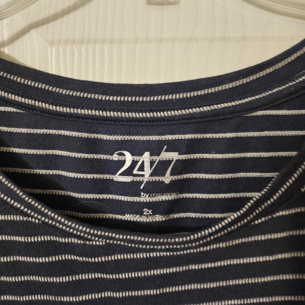 Maurices 24/7 Navy and White Striped Short Sleeve Tie Front Top Size 2X - Picture 3 of 3